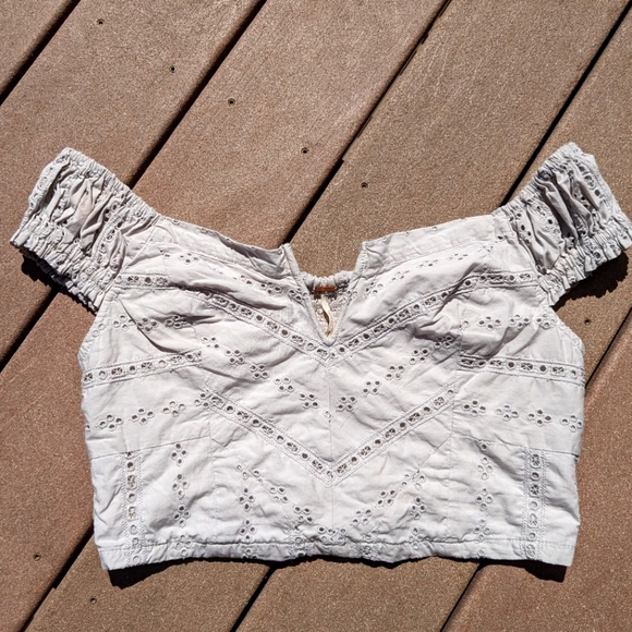 Women's FREE PEOPLE off shoulder crop shirt size medium - Picture 1 of 4